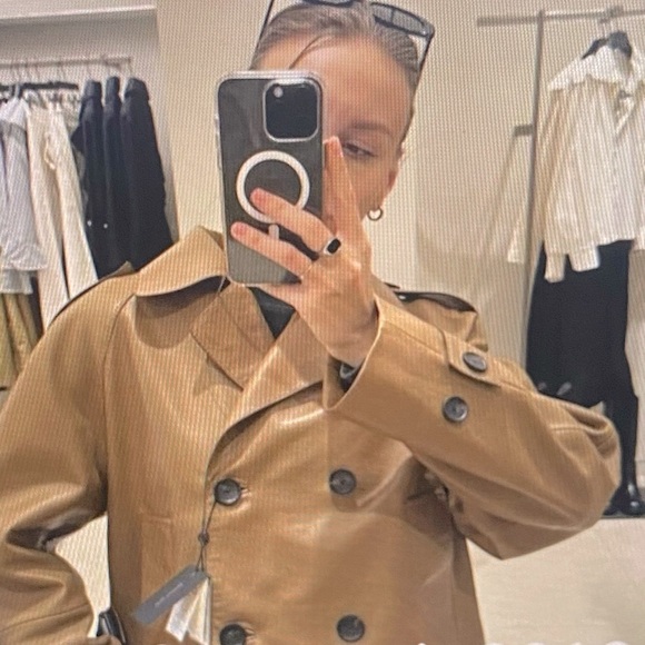 Massimo Dutti Short Real Napa Leather Trench Coat - Picture 4 of 6